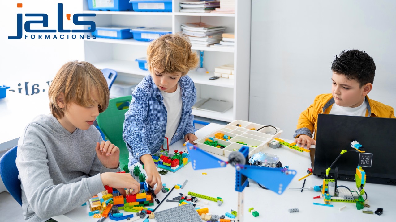 CURSO DE ROBÓTICA ADOLESCENTES